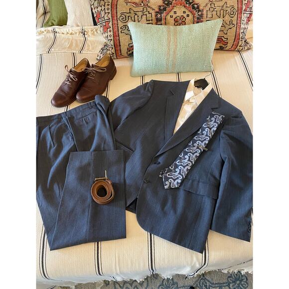 Haggar Made in the USA Polyester Rayon Blend Navy Blue Suit - Picture 1 of 8